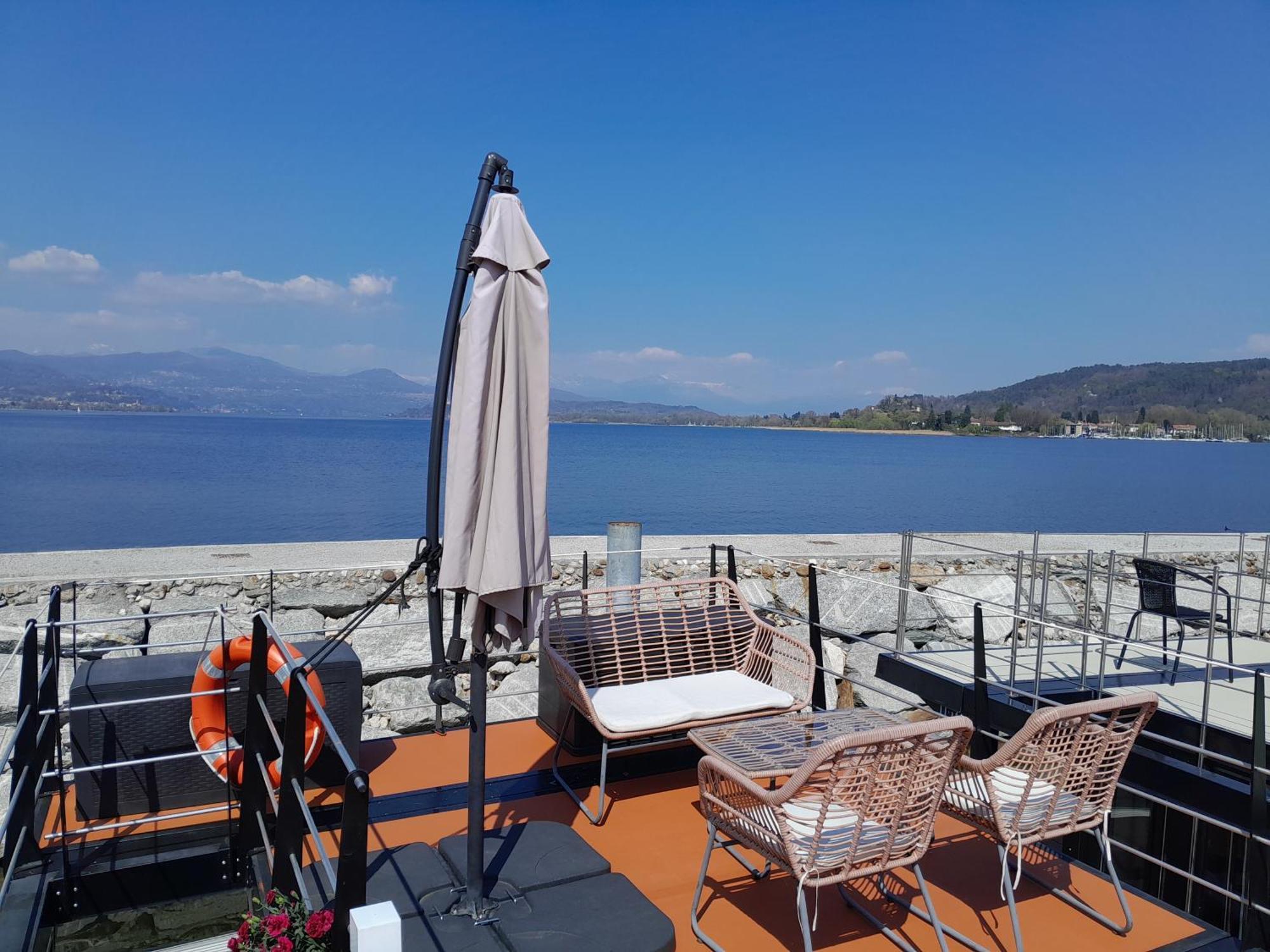 Floating Experience Black Pearl, Lago Maggiore Dormelletto Zewnętrze zdjęcie