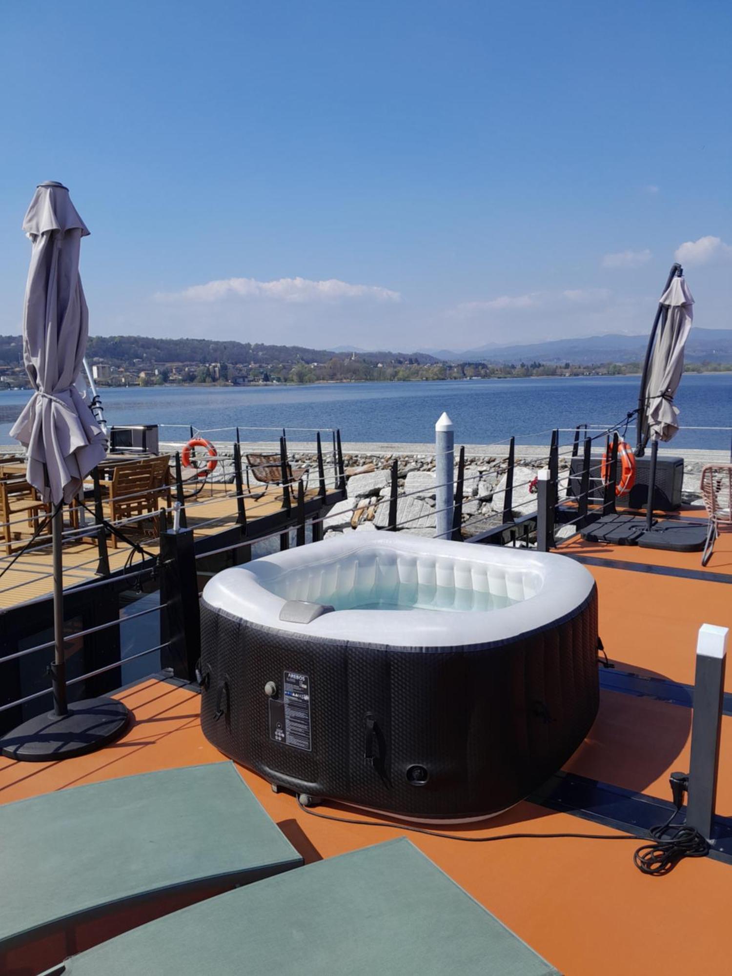 Floating Experience Black Pearl, Lago Maggiore Dormelletto Zewnętrze zdjęcie