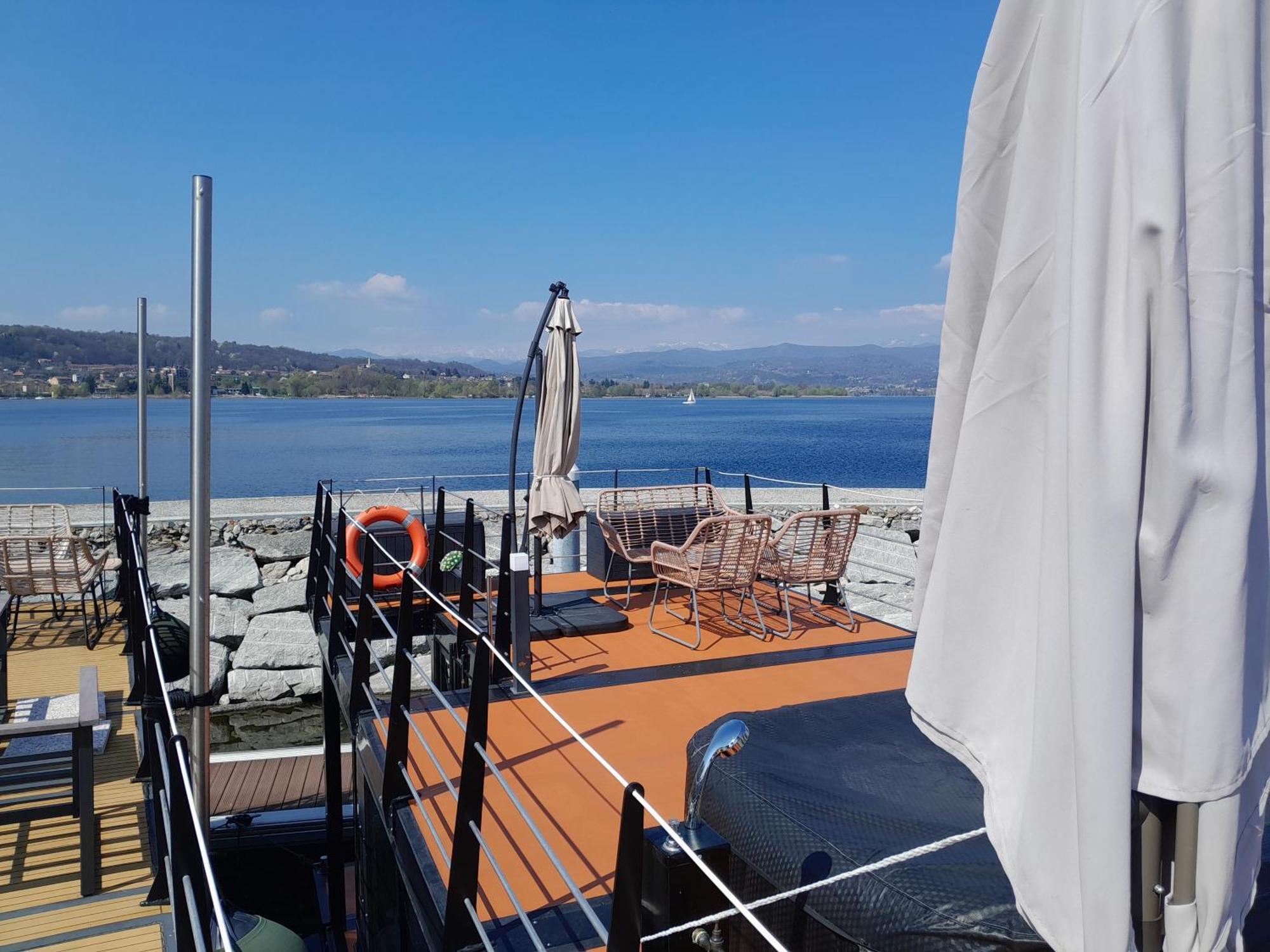 Floating Experience Black Pearl, Lago Maggiore Dormelletto Zewnętrze zdjęcie