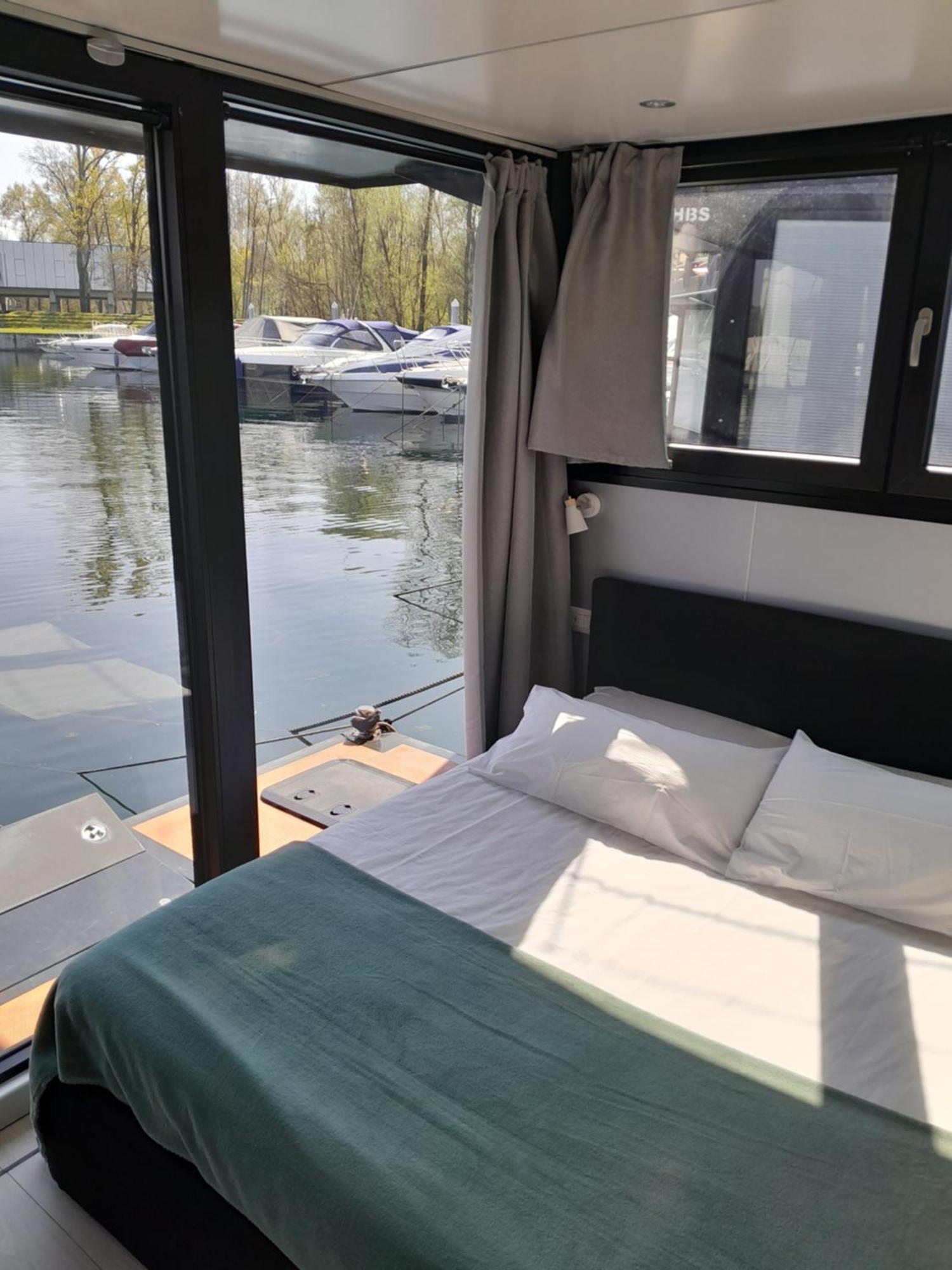 Floating Experience Black Pearl, Lago Maggiore Dormelletto Zewnętrze zdjęcie