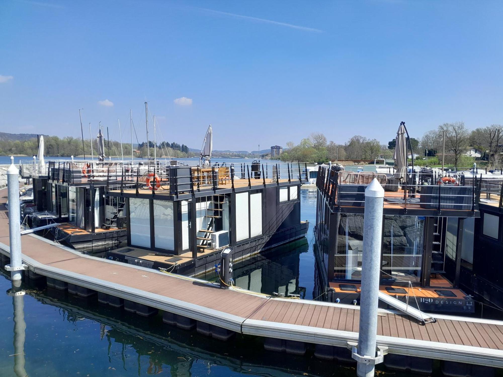 Floating Experience Black Pearl, Lago Maggiore Dormelletto Zewnętrze zdjęcie