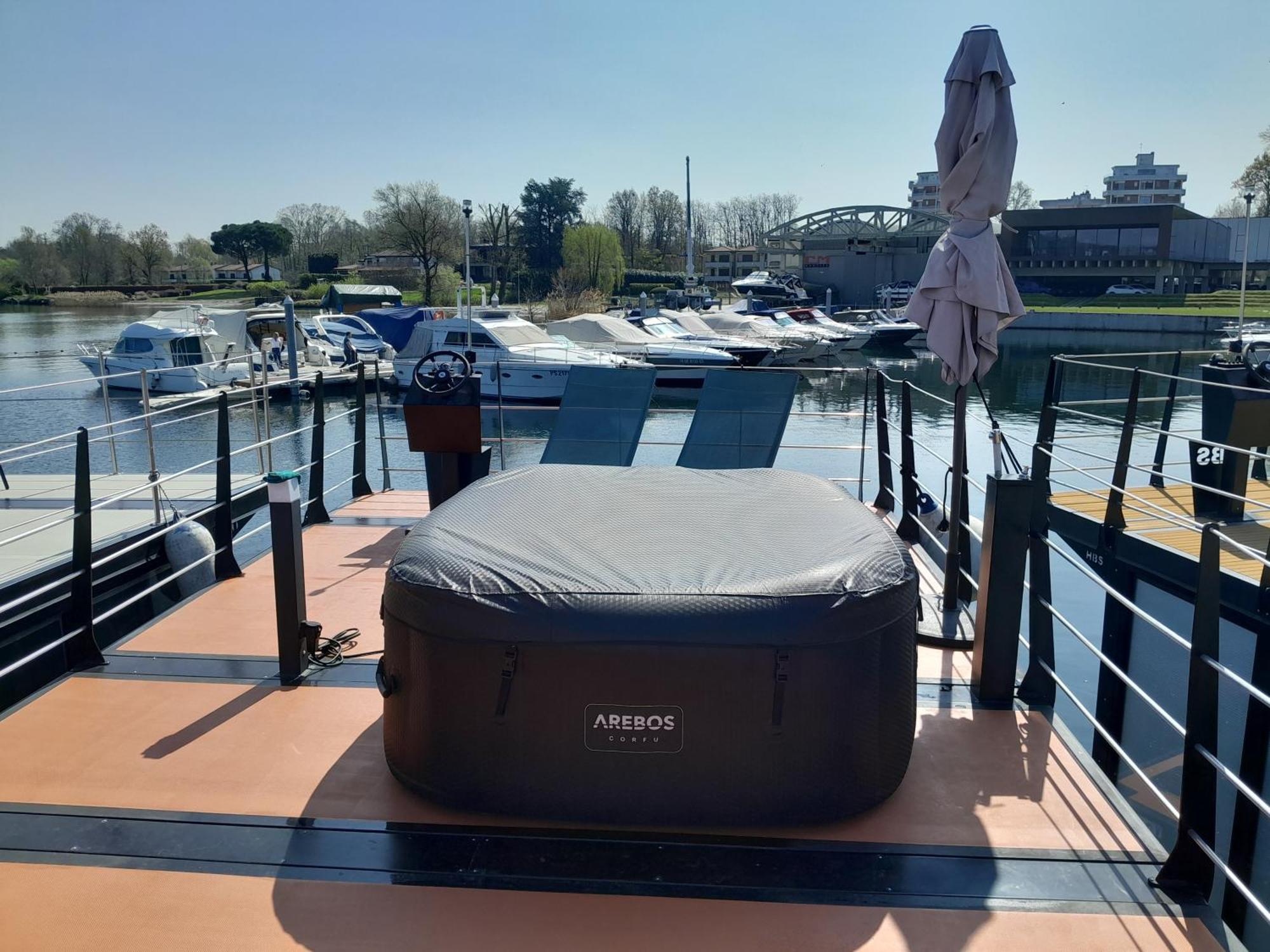 Floating Experience Black Pearl, Lago Maggiore Dormelletto Zewnętrze zdjęcie