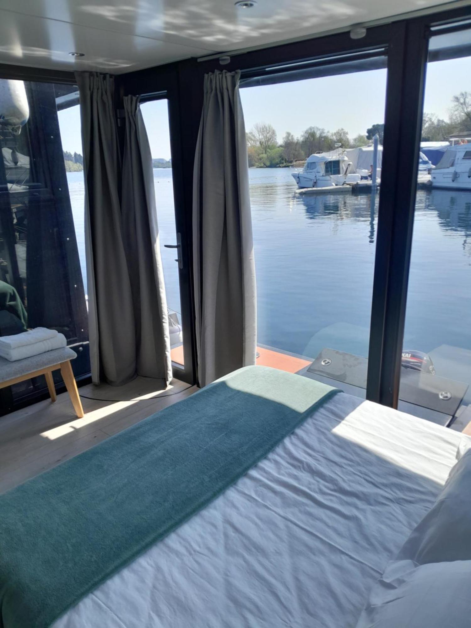 Floating Experience Black Pearl, Lago Maggiore Dormelletto Zewnętrze zdjęcie