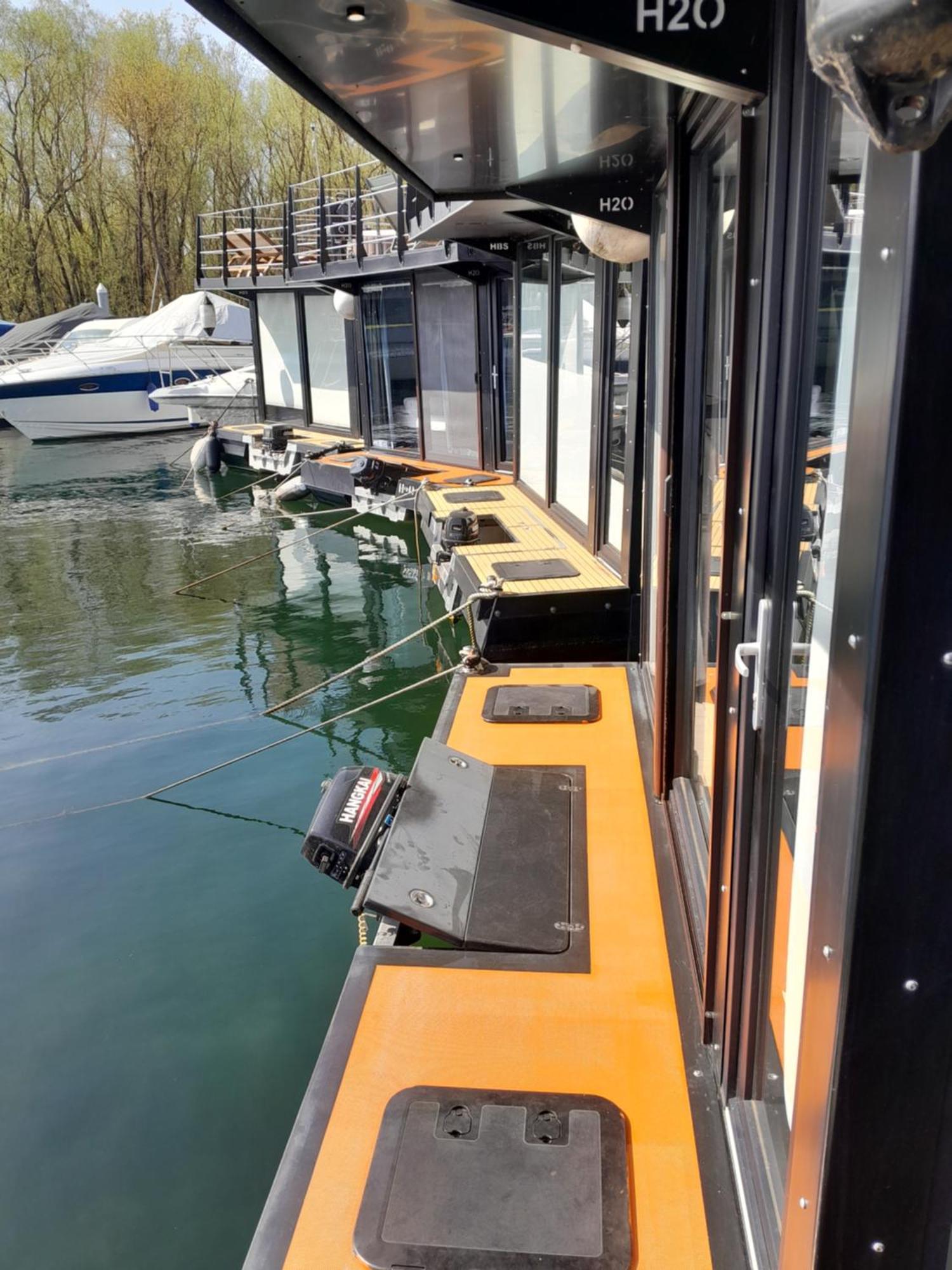 Floating Experience Black Pearl, Lago Maggiore Dormelletto Zewnętrze zdjęcie